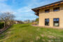 Preisreduzierung! *** Ein Traum wird wahr; Landhaus mit mediterranem Flair und großem Naturteich *** - Seitenansicht Haus